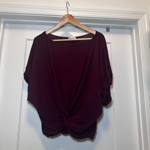 MAX STUDIO Burgundy Knot Short Sleeves Top - Size Medium - Picture 1 of 5